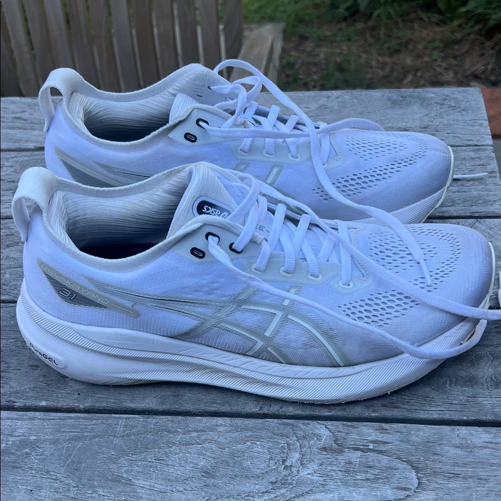 ASICS Gel Kayano 31 Men’s size 11 White